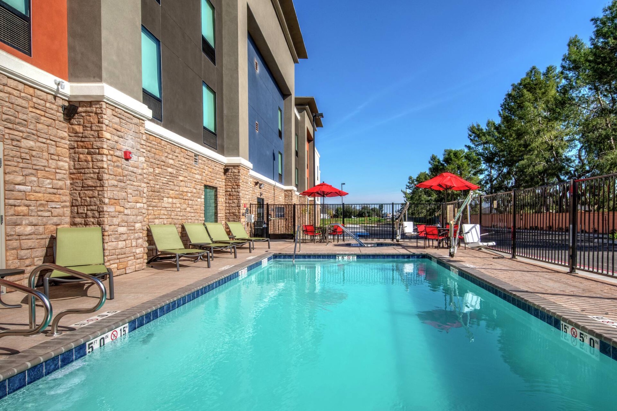 Hampton Inn Fresno Airport, Fresno, CA — photo 5